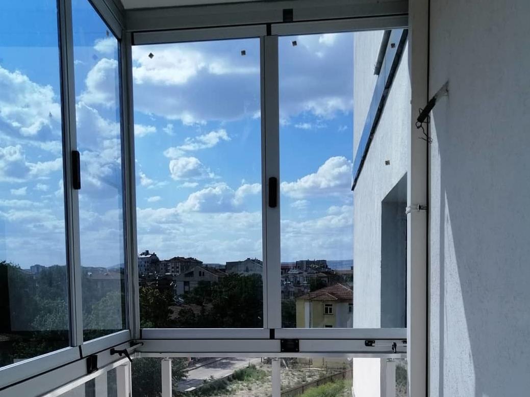 Cam Balkon 25